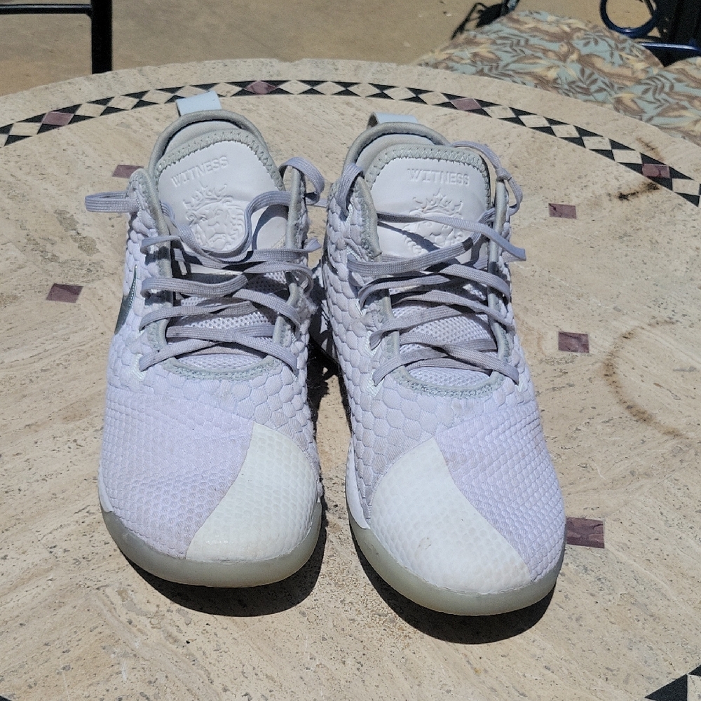 Nike LeBron Witness Womens Basketball Sneakers